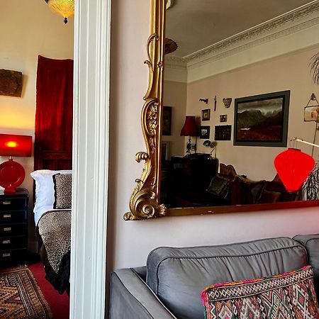 Central Apartment With Parking, Original Art And Antiques EDI Buitenkant foto