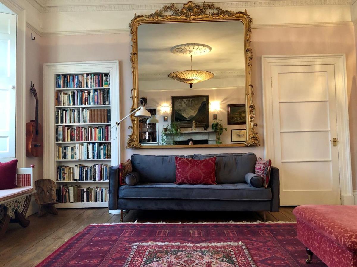 Central Apartment With Parking, Original Art And Antiques EDI Buitenkant foto