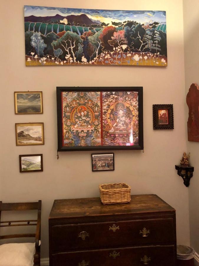 Central Apartment With Parking, Original Art And Antiques EDI Buitenkant foto