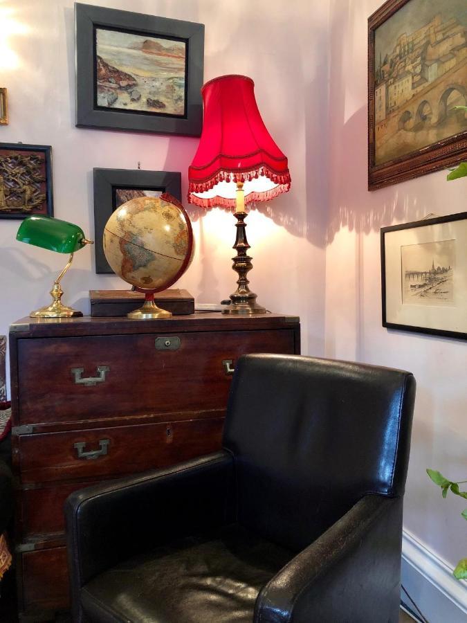 Central Apartment With Parking, Original Art And Antiques EDI Buitenkant foto