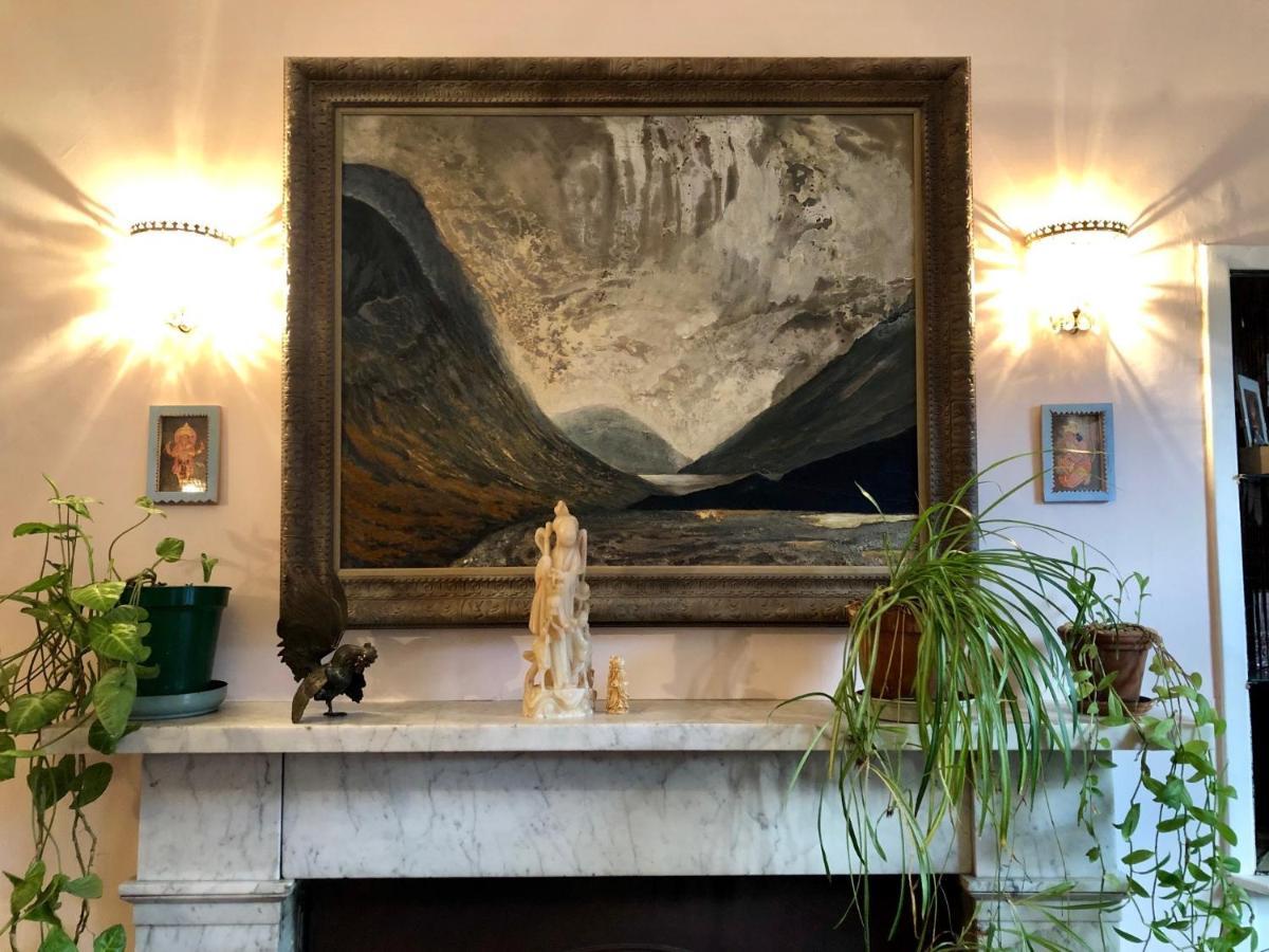 Central Apartment With Parking, Original Art And Antiques EDI Buitenkant foto